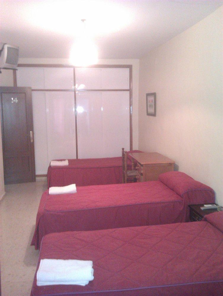 Pension El Cesar Caceres Bagian luar foto