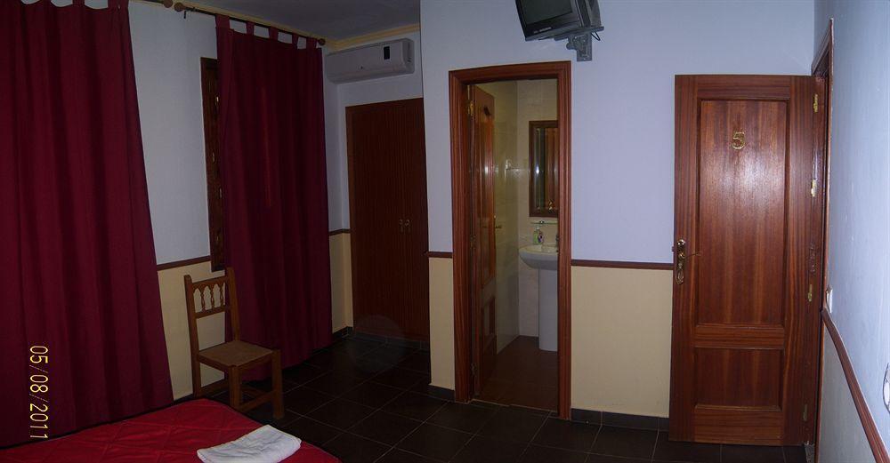 Pension El Cesar Caceres Bagian luar foto
