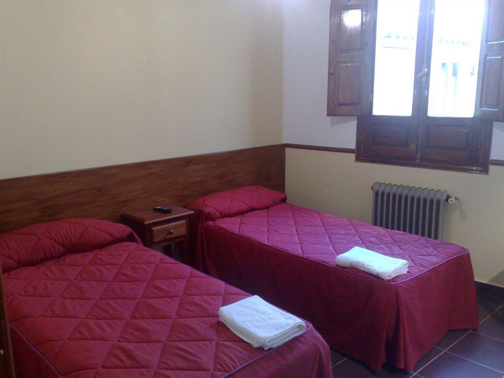 Pension El Cesar Caceres Bagian luar foto