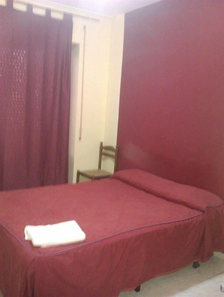 Pension El Cesar Caceres Bagian luar foto